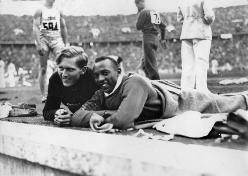Jesse Owens, um atleta negro que venceu as Olimpíadas da Alemanha (1936) - Entenda