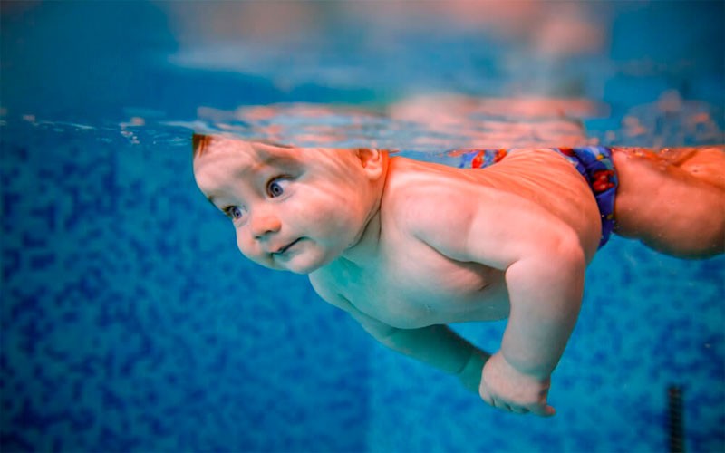Tudo o que você precisa saber sobre a natação para bebês