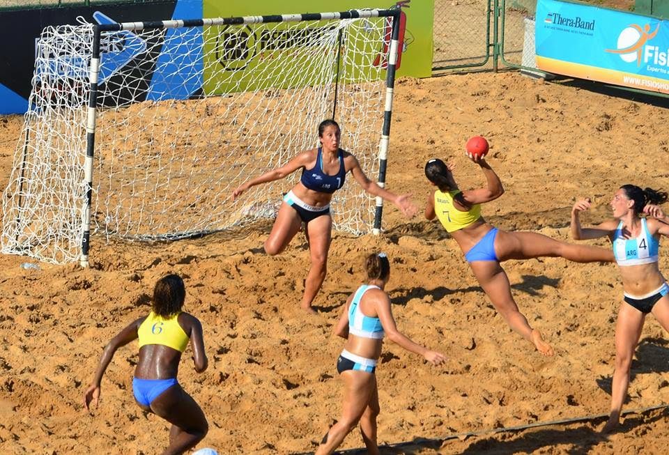 Conheça mais do handebol de praia feminino – regras e competição