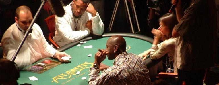 13 esportistas que assumiram ser viciados em jogos de azar, como o pôquer